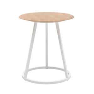 Le tabouret de bar Gustave, d'inspiration Eiffel, allie une structure métallique épurée à une assise en bois circulaire pour un poids étonnement léger. Assise : Chêne massif naturel. Piètement : Métal blanc irisé.